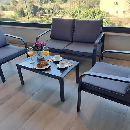 Apartment Modern 2-bedroom Near The *