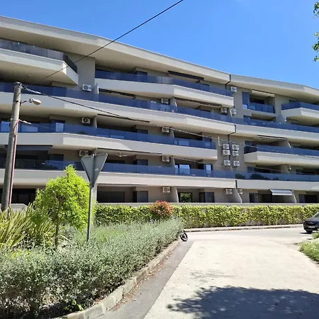 아파트 Modern 2-bedroom Near The