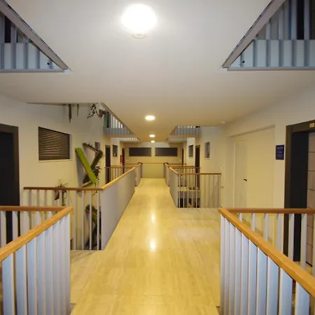 Modern 2-bedroom Near The Apartment Pula