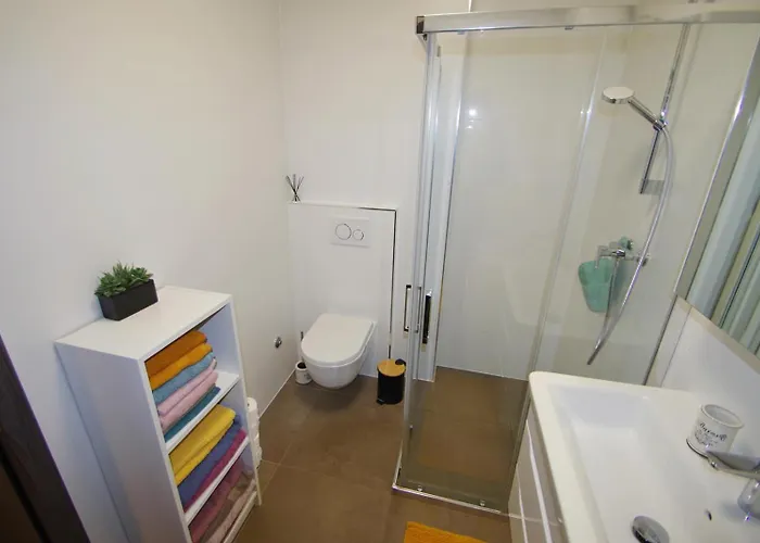 Modern 2-bedroom Near The *