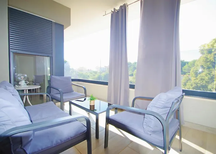 דירה Modern 2-bedroom Near The