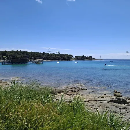 Modern 2-bedroom Near The *