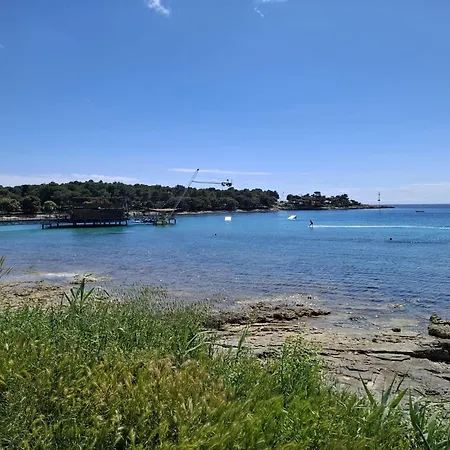Modern 2-bedroom Near The Διαμέρισμα