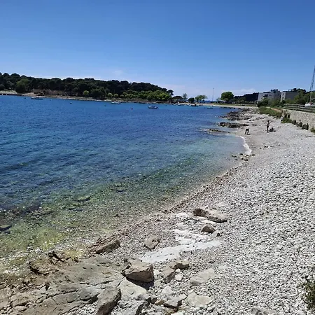 Modern 2-bedroom Near The Διαμέρισμα *