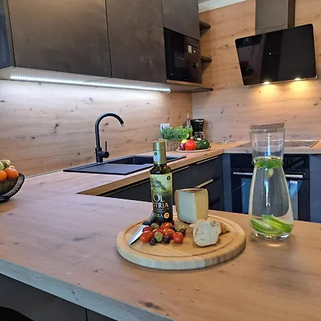 Modern 2-bedroom Near The *